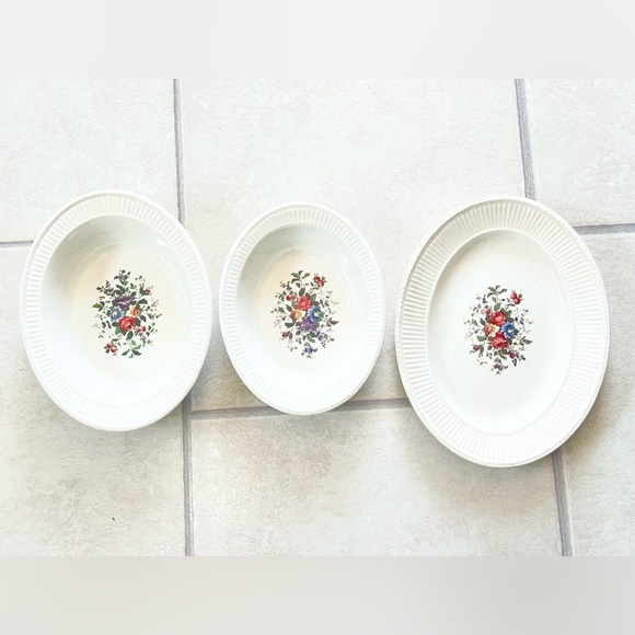 Wedgwood Other - Vintage Serving Tray and Serving Bowls